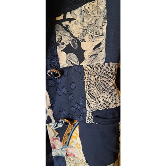 Delah size M/P black & gold vintage  blazer - Picture 15 of 16